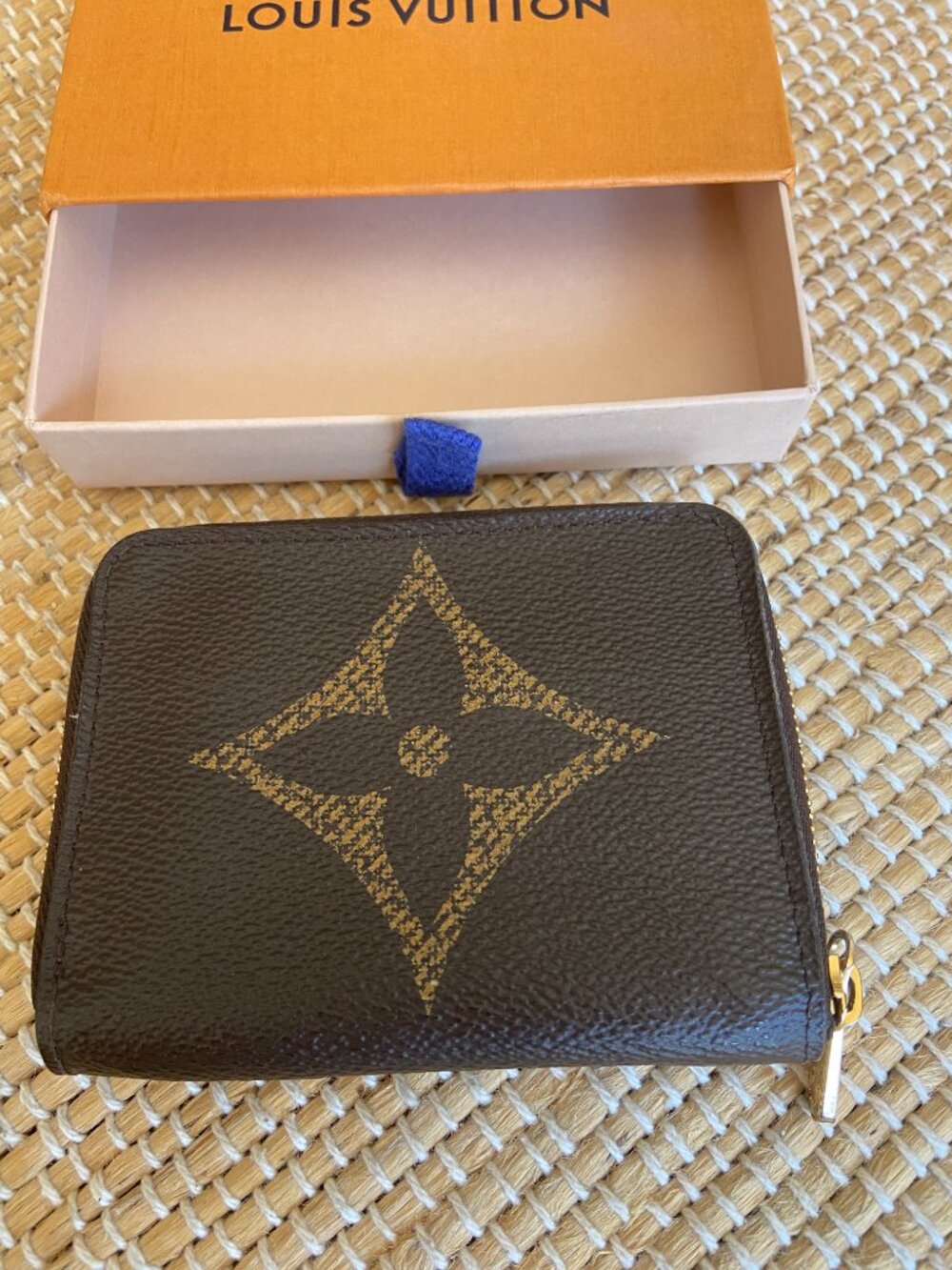 Louis Vuitton MONOGRAM GIANT Zippy Coin WALLET WITH BOX - Picture 3 of 6